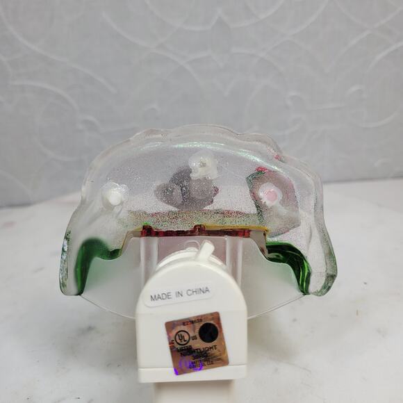 Snowman Nightlight 7W Plug In Light Switch 3-D Plastic Christmas Holiday Decor - Picture 9 of 13